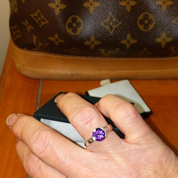 Amethyst and Diamond Ring - Picture 6 of 8